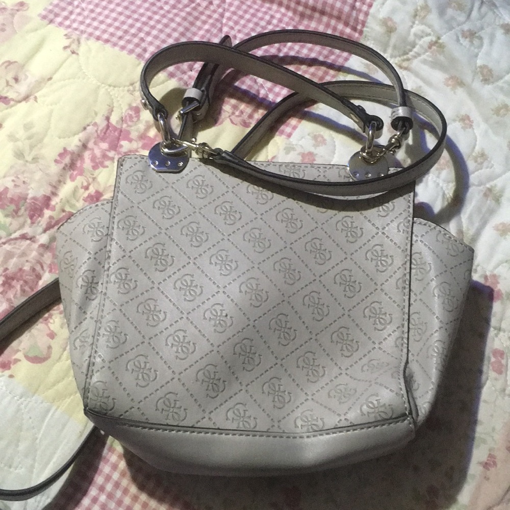 Guess purse - Picture 3 of 4